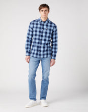 Load image into Gallery viewer, Wangler blue check shirt
