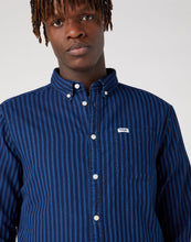 Load image into Gallery viewer, Wrangler navy striped shirt
