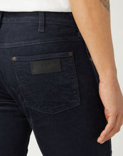 Load image into Gallery viewer, Wrangler navy cord jeans
