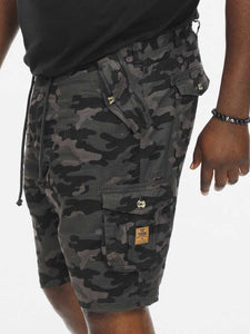 D555 camouflage print cargo shorts