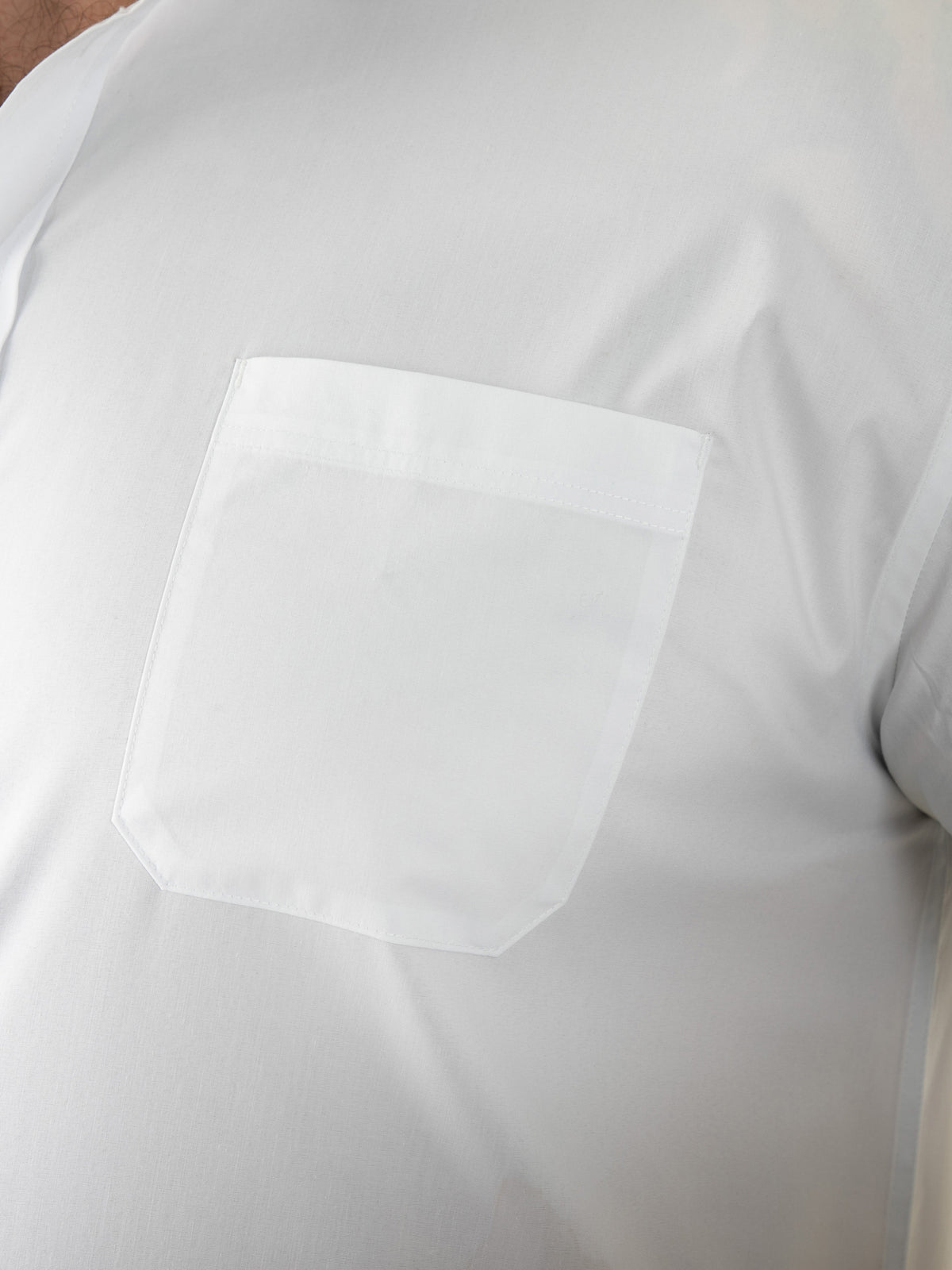 D555 short sleeve white shirt