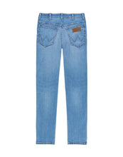 Load image into Gallery viewer, Wrangler Texas Slim stretch waistband light blue denim jeans
