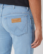 Load image into Gallery viewer, Wrangler Texas Slim light blue denim jeans
