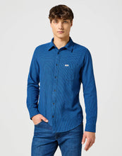 Load image into Gallery viewer, Wrangler blue flannel shirt
