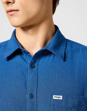 Load image into Gallery viewer, Wrangler blue shirt
