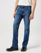 Load image into Gallery viewer, Wrangler Horizon Old Habits Jeans R
