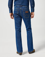 Load image into Gallery viewer, Wrangler dark blue bootcut jeans
