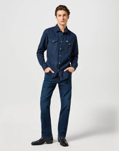 Load image into Gallery viewer, Wrangler navy jeans
