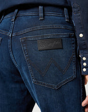 Load image into Gallery viewer, Wrangler navy jeans
