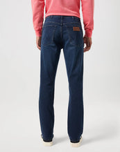 Load image into Gallery viewer, Wrangler navy jeans
