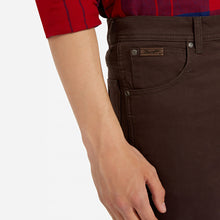 Load image into Gallery viewer, Wrangler Texas Brown Jeans
