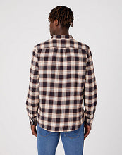 Load image into Gallery viewer, Wrangler brown check shirt
