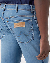 Load image into Gallery viewer, Wrangler Texas Slim Light Blue Jeans
