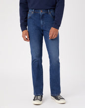 Load image into Gallery viewer, Wrangler Texas The Rock  blue jeans
